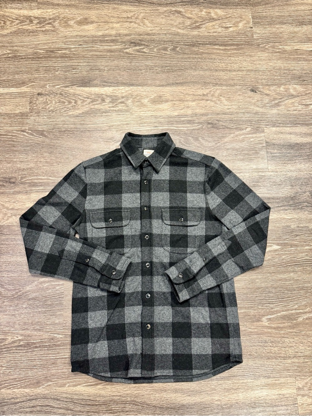 Faherty Legend Sweater Shirt Mens S Black Gray Buffalo Plaid Flannel
